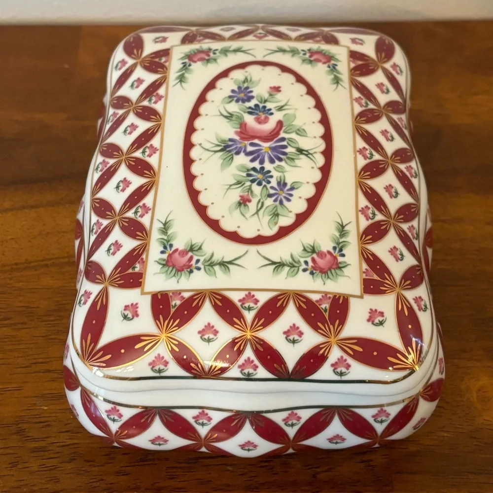 Porcelain Keepsake Box